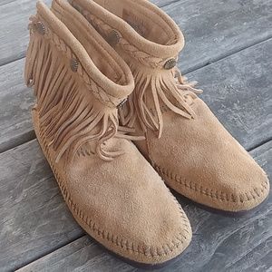 Minnetonka suede boots with fringe braided